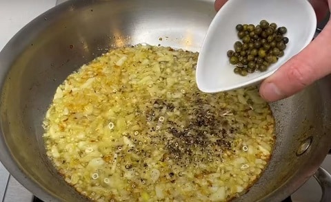 Texas Roadhouse Garlic Peppercorn Sauce Recipe